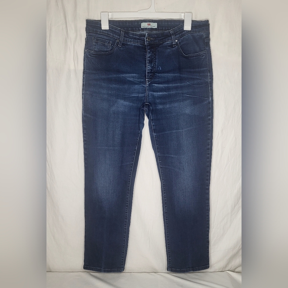 Levi's Perfectly Shaping 512 Straight Leg Plus Size Mid Rise Denim Jeans Size 20
